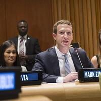 Kongrede ‘Face’ şok!