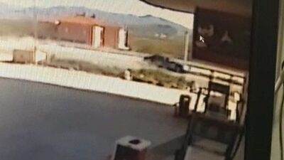 Ünlü sanatçının yaptığı kaza kamerada!