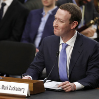 Zuckerberg yanıtladı: Facebook telefon mikrofonlarını dinliyor mu?