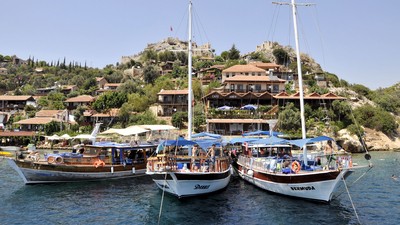 Antalya tatilinde gezilecek tarihi yerler hangileri?