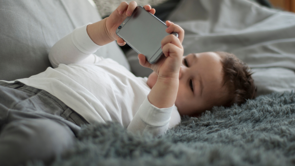 O anne ve babalara öneri: Bırakın çocuğunuz ağlasın!