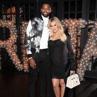 Kardashian anne oldu!