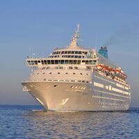 Kuşadası'na bin 270 yolcu ile geldiler!