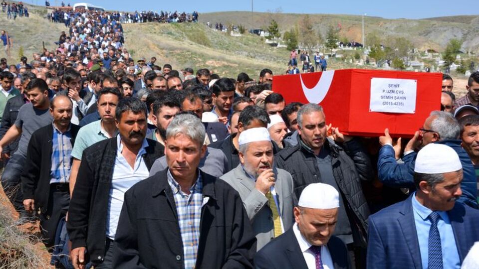 Şemdinli şehidi son yolculuğuna uğurlandı