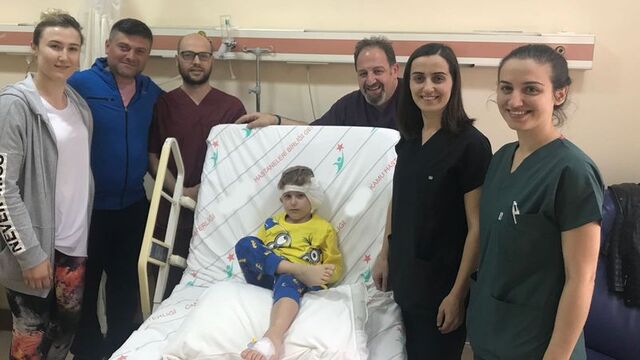 Doğuştan işitme engelli 5 yaşındaki çocuğa biyonik kulak