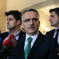 İki bakandan 'dolar' ve 'benzin' açıklaması