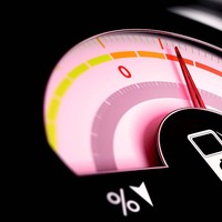 Benzindeki bir yıllık zam 70 km'ye bedel