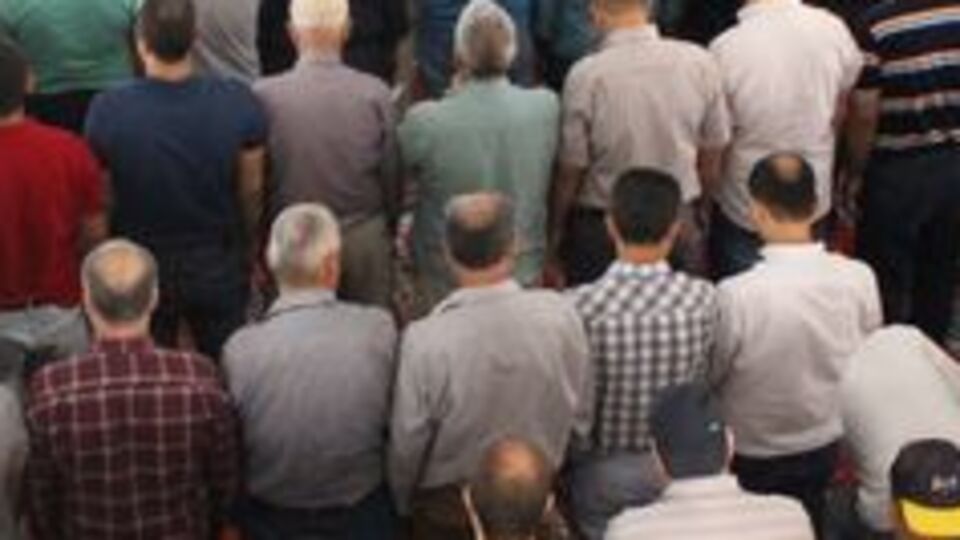 İstanbul'da Cuma namazı saat kaçta?