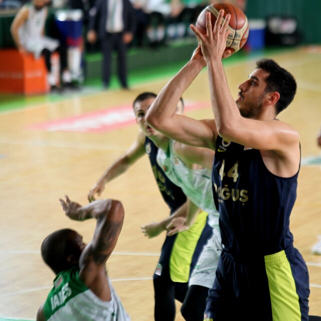 Fenerbahçe Doğuş deplasmanda farklı!