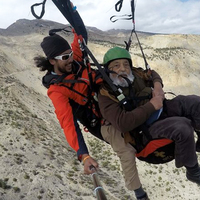 Turist çekmek için 64 yaşında 2 bin 300 metreden atladı!
