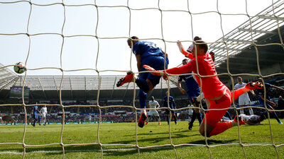 Cenk Tosun bu kez gol çıkardı!