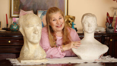 Ayla Algan: Kadını arka plana atan zihniyete bu yaşta karşı çıkmaya mecburum