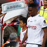 Antalya'da Eto'o'ya dolarlı tepki!