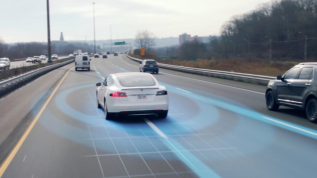 Elon Musk: "Otomatik pilot asla mükemmel olmayacak"