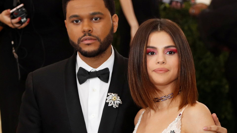 Aşk acısı çekiyor