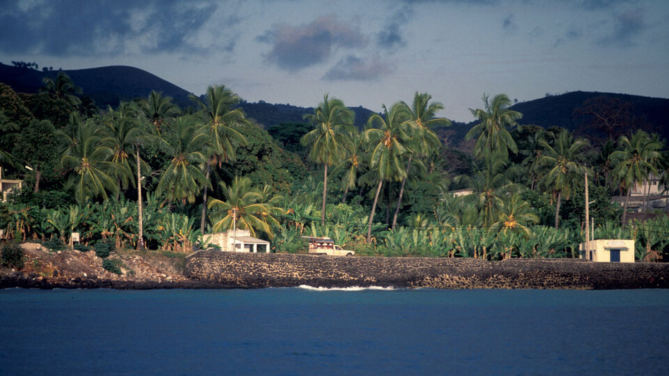 Mis kokulu balayı adası: Comor!