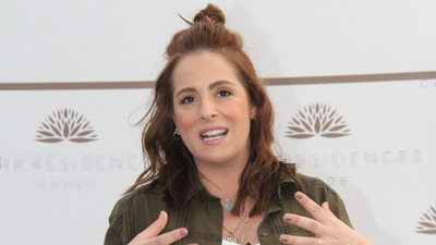 İkizlerini nerede doğuracağını açıkladı!