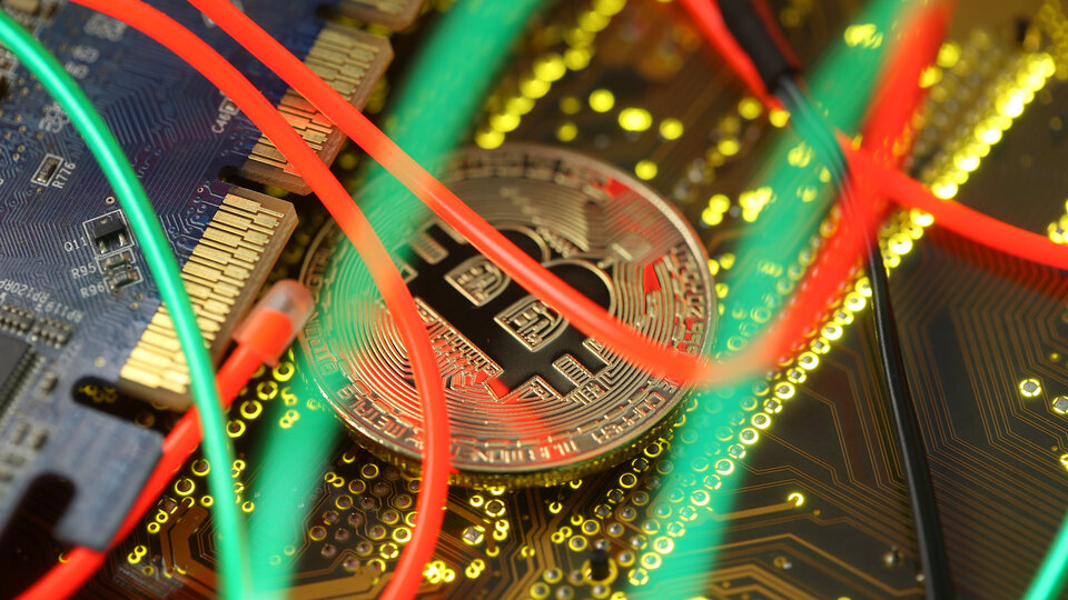 Bitcoin oyun oldu: Kripto paranın kaderi sizin elinizde!