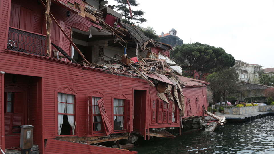 Yalıya çarpan geminin haczine itiraz