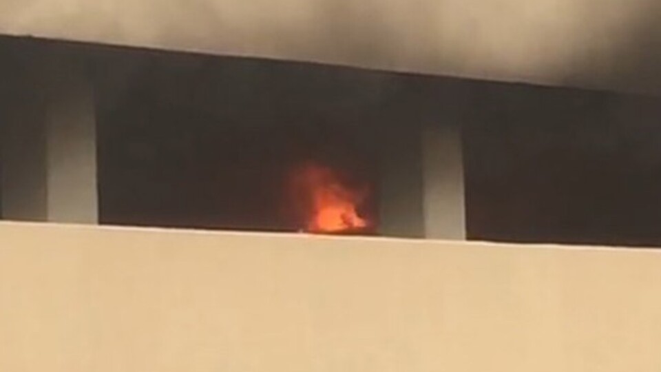 Otoparkta korkunç anlar! Otomobilin LPG deposu patladı