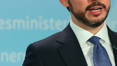 Bakan Albayrak, Berlin'de önemli açıklamalarda bulundu