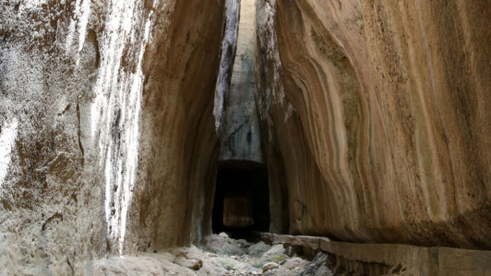 Titus Tüneli nerede?