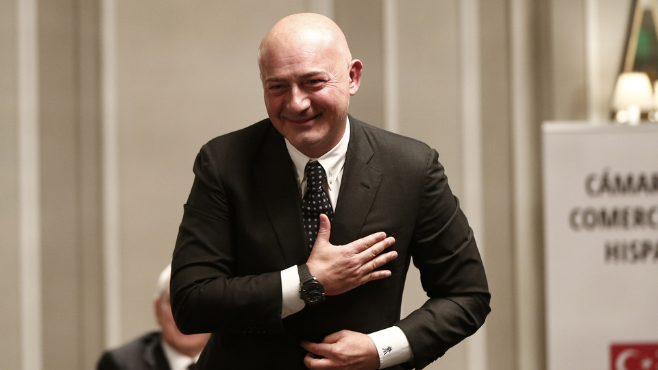 S&P Doğuş Holding'in notunu düşürdü