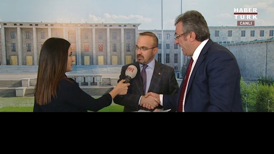 Canlı yayında seçim restleşmesi!