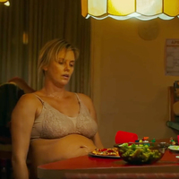 Ünlü oyuncu tanınmaz halde