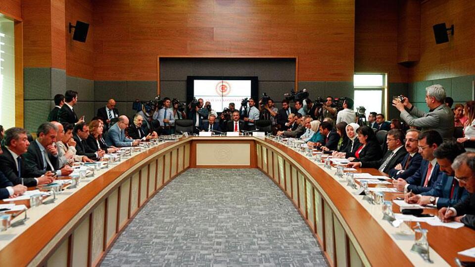 Erken seçim önergesi onaylandı