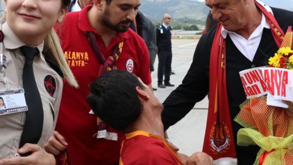Galatasaray kafilesi Antalya'ya geldi