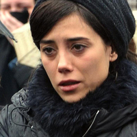 Cansu Dere'ye büyük şok!