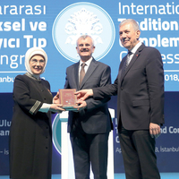 "İlaç endüstrisi tıbbı kontrolü altına aldı"