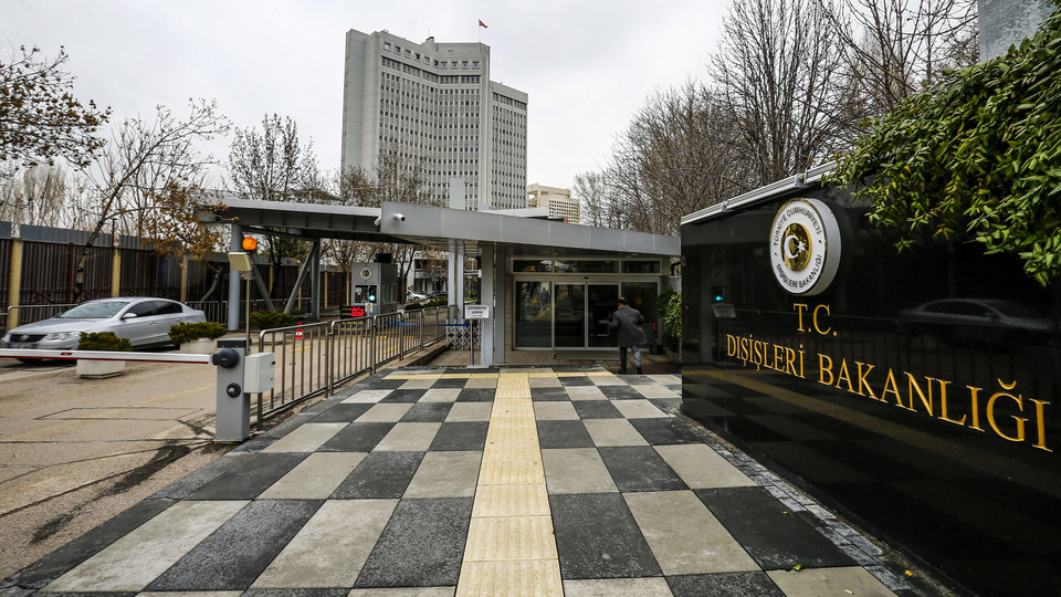 ABD'ye "OHAL'de seçim" yanıtı