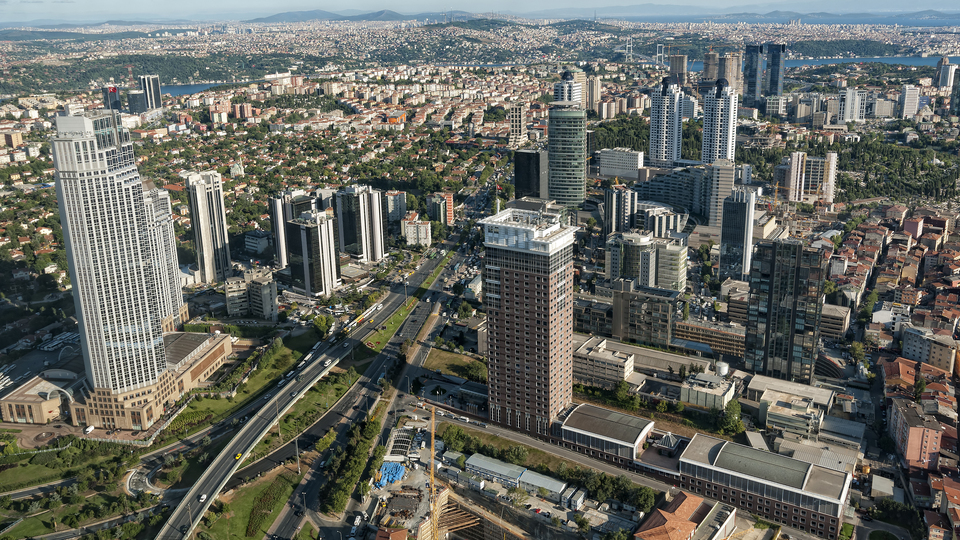 Yerliye satış sert düştü, yabancıya arttı