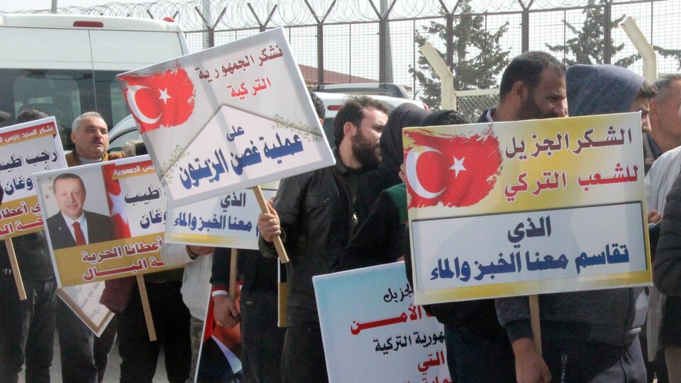 Türkiye'deki Suriyeliler ülkelerine dönüyor'