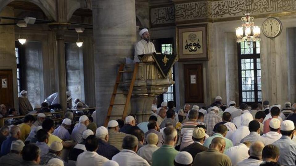 İstanbul'da Cuma namazı saat kaçta?