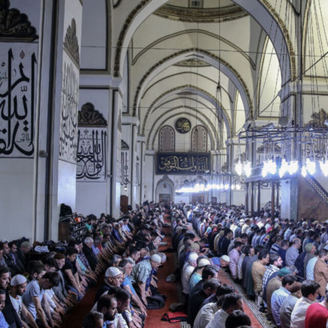 Bursa Cuma saati kaçta?