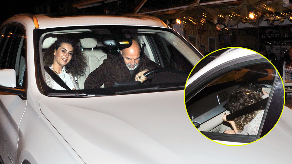 Romantik yemek! Yüzünü saklamaya çalıştı