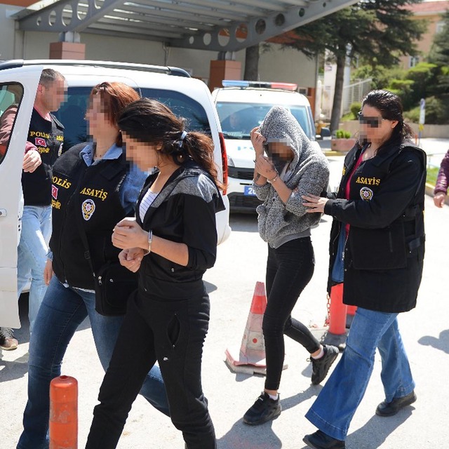 Tam 24 evi soyduktan sonra bakın ne yapmışlar!