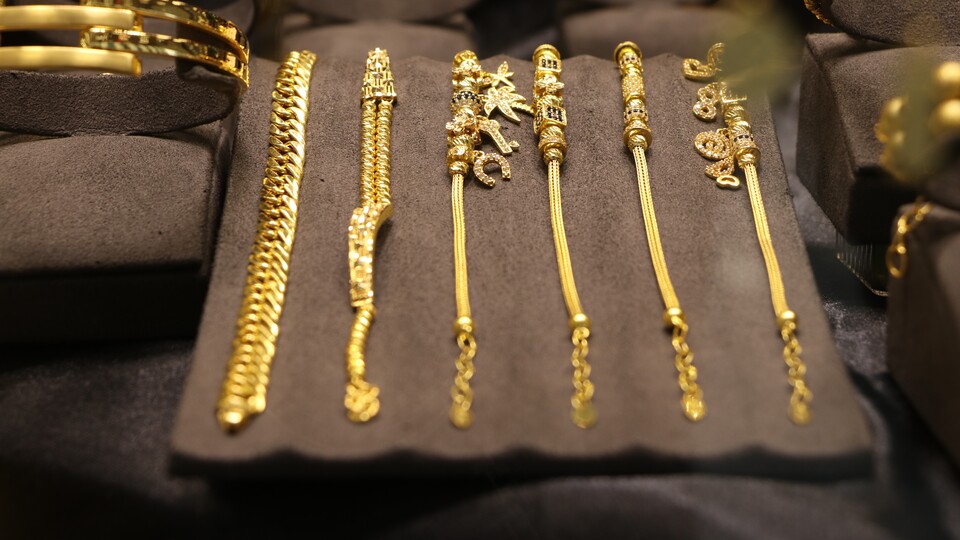 Yastık altından 4,4 ton altın çıktı