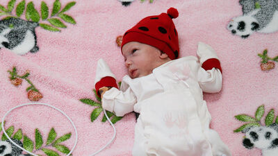 700 gram doğan Güneş bebek hayata tutundu