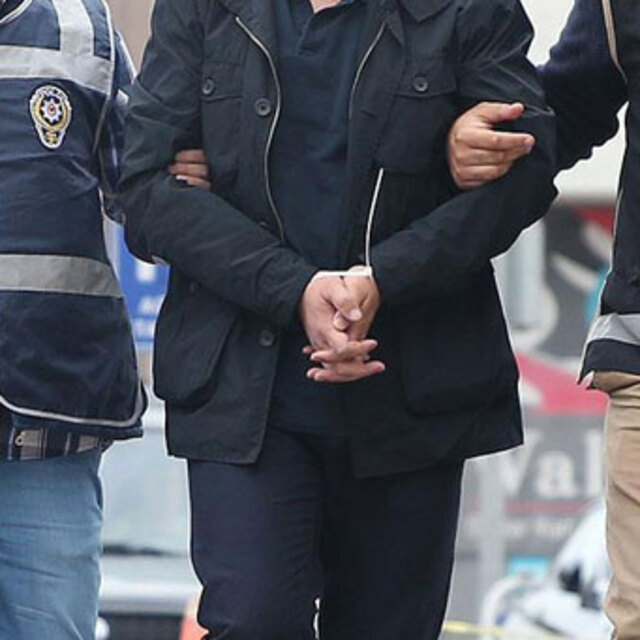 Emekli Org. Ünal'ın emir subayı FETÖ'den tutuklandı