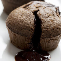 İçinden çikolata akan sufle tarifi ile görsel şölen yapın