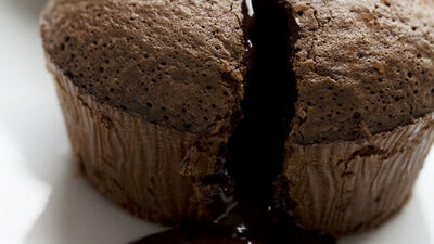 İçinden çikolata akan sufle tarifi ile görsel şölen yapın