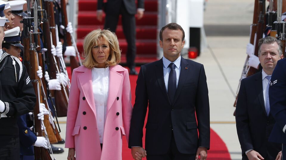 Macron, Trump'ı nükleer anlaşma masasına ikna için Washington'da
