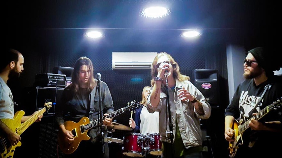 Müzisyenlerden hayvanların deney için kullanılmasına tepki