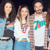 Eşine doğum günü sürprizi düzenledi