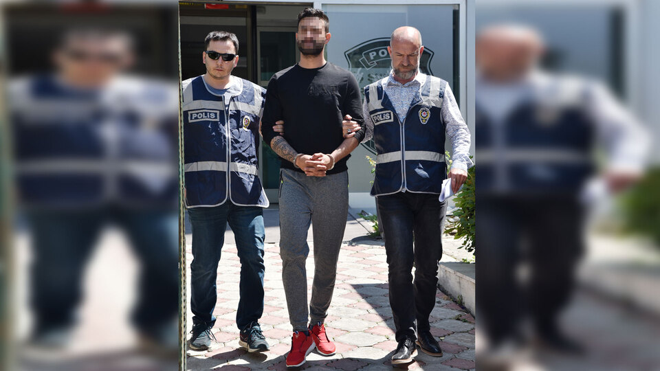 Polisi 'Hoşgeldiniz' diye karşıladı!