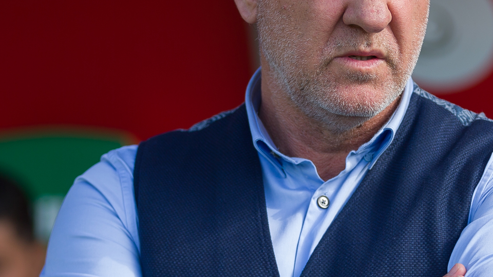 Mesut Bakkal hakemlere patladı!